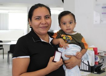 LA UNIVERSIDAD DEL CARIBE RECONOCE  Y APOYA A LAS MADRES TRABAJADORAS