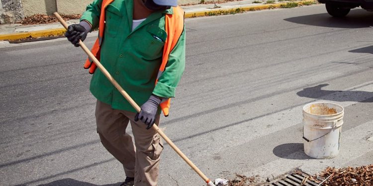 INTENSIFICAN LIMPIEZA EN COZUMEL PARA EVITAR ENCHARCAMIENTOS