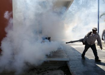 CONTINÚAN LAS LABORES DE FUMIGACIÓN EN EL MUNICIPIO.