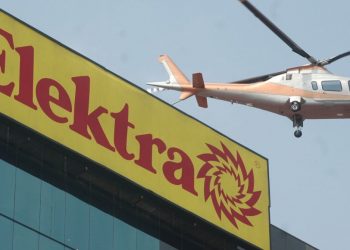 POR FIN EXHIBEN AUTORIDADES A GRUPO ELEKTRA POR NEGARSE A DEJAR DE TRABAJAR EN PLENA EMERGENCIA