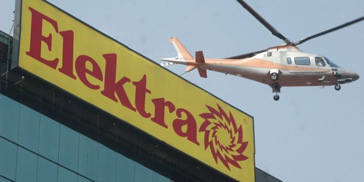 POR FIN EXHIBEN AUTORIDADES A GRUPO ELEKTRA POR NEGARSE A DEJAR DE TRABAJAR EN PLENA EMERGENCIA