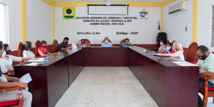 CABILDO DE LÁZARO CÁRDENAS NO PUEDE SESIONAR DE FORMA VIRTUAL Y LO HACEN PRESENCIALMENTE