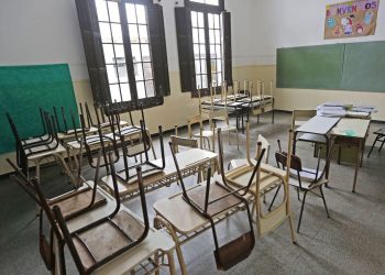PADRES DE FAMILIA CONSIDERAN DE ALTO RIESGO VOLVER A CLASES EL 1 DE JUNIO