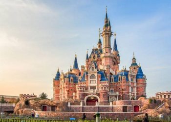 REABRE DISNEY EN SHANGHAI