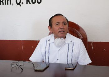 EL PRESIDENTE MUNICIPAL DE LÁZARO CÁRDENAS, JOSUÉ NIVARDO MENA VILLANUEVA, RECONOCE LA LABOR DE LOS EMPLEADOS DEL H. AYUNTAMIENTO.