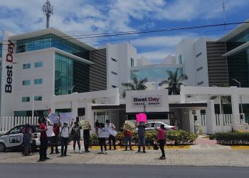 PROTESTAN EX EMPLEADOS DE BEST DAY, EXIGEN LIQUIDACIÓN CONFORME A LA LEY