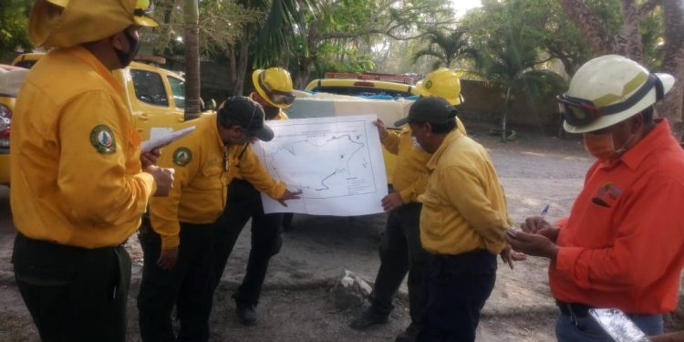 EXTINGUEN INCENDIO EN CHIQUILÁ