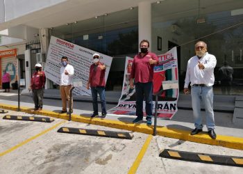 MILITANTES DE MORENA EXIGEN REAPERTURA DEL CONGRESO Y REPUDIAN A REYNA DURÁN