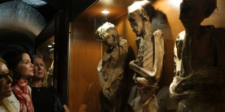 LO QUE FALTABA, DESAPARECEN 22 MOMIAS DE GUANAJUATO