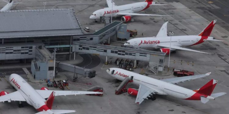 AEROLÍNEA AVIANCA EN VÍAS DE LA QUIEBRA