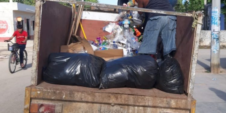 LÁZARO CÁRDENAS SE MANTIENE EN CONSTANTE EN EL SERVICIO DE RECOLECCIÓN DE BASURA.