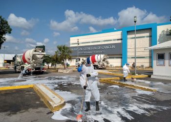 SANITIZAN EXPLANADAS DE HOSPITALES