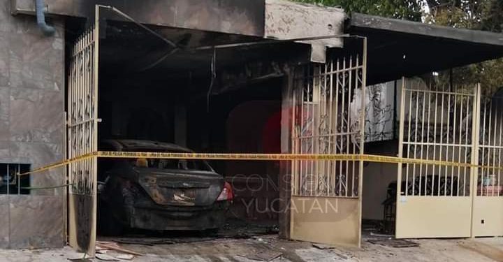 QUEMAN VEHÍCULO Y GARAJE DE ENFERMERA EN MÉRIDA