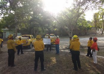 CONTROLAN INCENDIO EN BENITO JUÁREZ