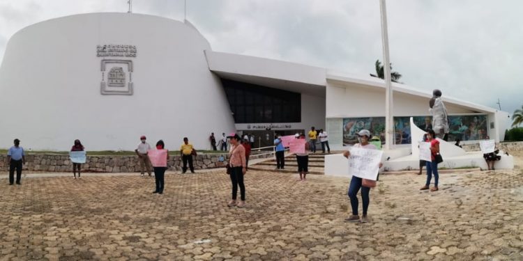 ANTORCHISTAS PIDEN APOYO AL CONGRESO DE QUINTANA ROO