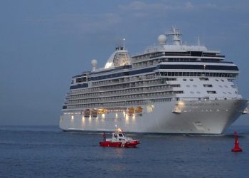 ARRIBÓ OTRO CRUCERO POR RAZONES HUMANITARIAS A PUERTO VALLARTA