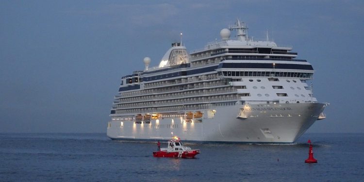 ARRIBÓ OTRO CRUCERO POR RAZONES HUMANITARIAS A PUERTO VALLARTA
