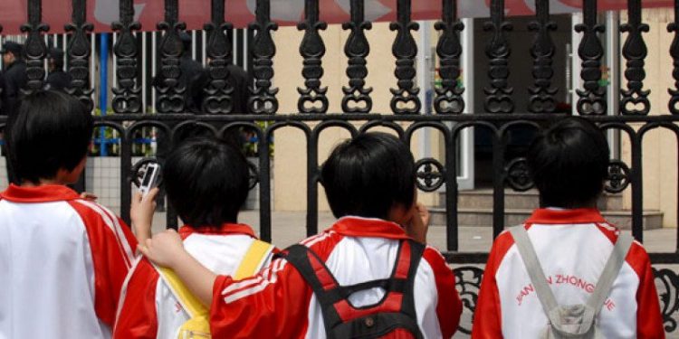 FALLECEN DOS NIÑOS CHINOS EN LA ESCUELA AL USAR MÁSCARAS FACIALES EN UNA CLASE