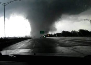 TORNADO EN MONTERREY PROVOCA LA MUERTE DE DOS PERSONAS