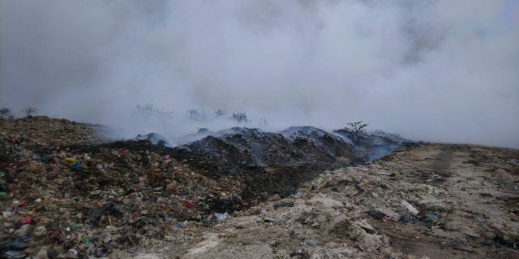 LLUVIAS EN CHETUMAL SON BENDITAS PARA COMBATIR INCENDIO DEL BASURERO