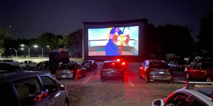 CINEMEX HACE QUE REGRESEN LOS AUTOCINEMAS. ABRE UNO EN TLAQUEPAQUE, JALISCO