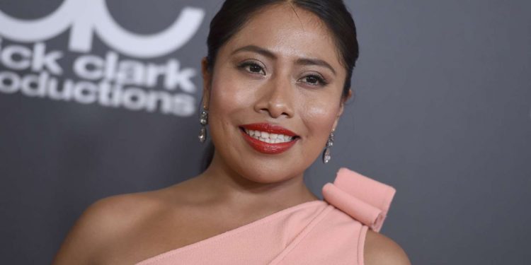 DEBUTA YALITZA APARICIO COMO COLUMNISTA EN EL NEW YORK TIMES Y USA LA PLATAFORMA CONTRA EL RACISMO EN MÉXICO