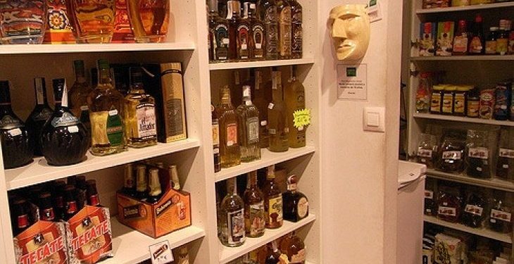 MUEREN MÁS DE 100 INDIVIDUOS POR CONSUMIR ALCOHOL ADULTERADO