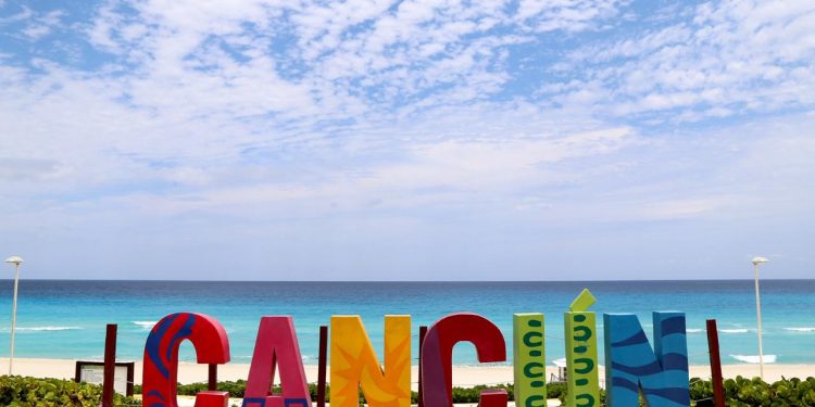 PREDIOS COLINDANTES CON PLAYA “DELFINES” NO SE VENDEN