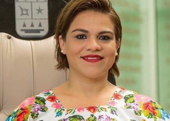 ANTORCHISTAS EXIGEN A REYNA DURÁN REABRA EL CONGRESO