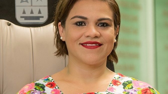 ANTORCHISTAS EXIGEN A REYNA DURÁN REABRA EL CONGRESO