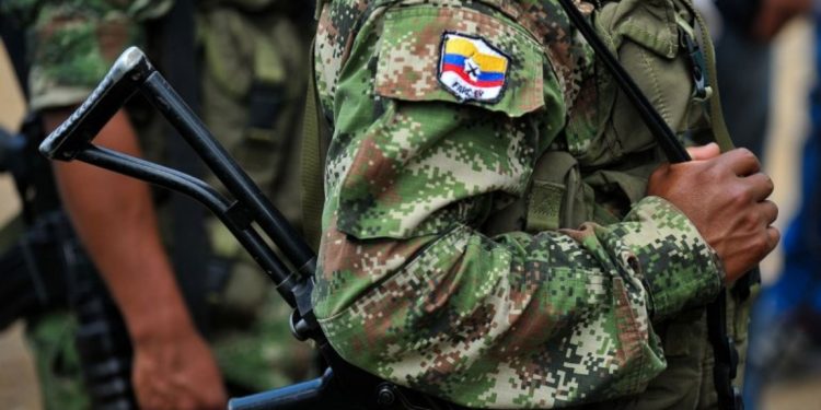 ACUSAN AL EJÉRCITO DE COLOMBIA DE VENDER ARMAS A NARCOTRAFICANTES