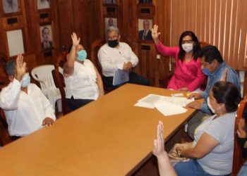 ALCALDESA DE JALAPA TOMA PROTESTA A CUATRO NUEVOS REGIDORES