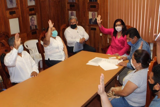 ALCALDESA DE JALAPA TOMA PROTESTA A CUATRO NUEVOS REGIDORES