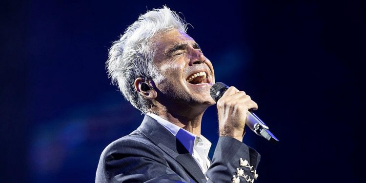 ALEJANDRO FERNÁNDEZ ANUNCIA CONCIERTO VIRTUAL PARA EL 10 DE MAYO