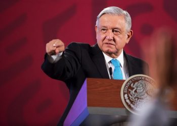 AMLO REVISA ESTRATEGIA ANTE COVID-19 Y EPIGMENIO IBARRA LO ENTREVISTÓ