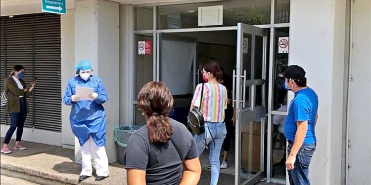 ATACAN A FAMILIARES DE CONTAGIADOS POR COVID-19 EN CDMX