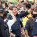 BOLSONARO IGNORA RECOMENDACIONES Y SE MEZCLA EN MULTITUDINARIA MANIFESTACIÓN
