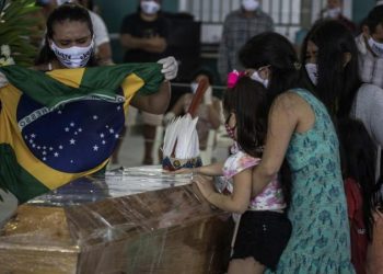 BRASIL, EL TERCER PAÍS CON MÁS CONTAGIOS DE COVID-19