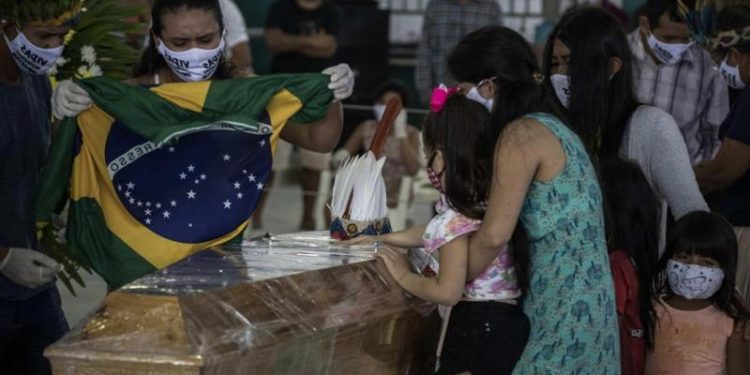 BRASIL, EL TERCER PAÍS CON MÁS CONTAGIOS DE COVID-19