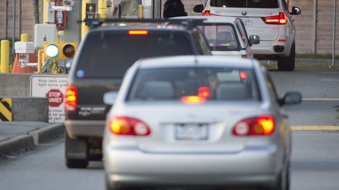 CANADÁ Y EU PROLONGAN EL CIERRE LIMITADO DE SU FRONTERA