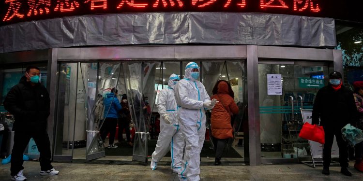 CHINA REDUCE NIVEL DE RESPUESTA A PANDEMIA DE CORONAVIRUS