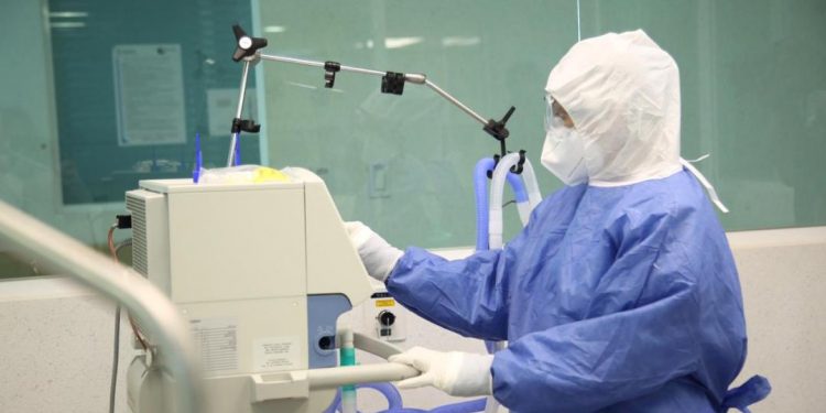 CON RECONVERSIÓN DE HOSPITAL DE COMALCALCO, FORTALECE TABASCO LUCHA CONTRA COVID-19