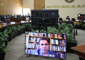 EL INE POSPONE PLAZO PARA DAR REGISTRO A NUEVOS PARTIDOS