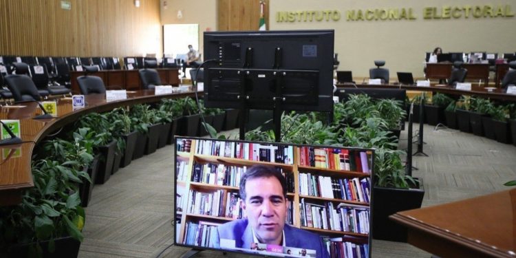 EL INE POSPONE PLAZO PARA DAR REGISTRO A NUEVOS PARTIDOS