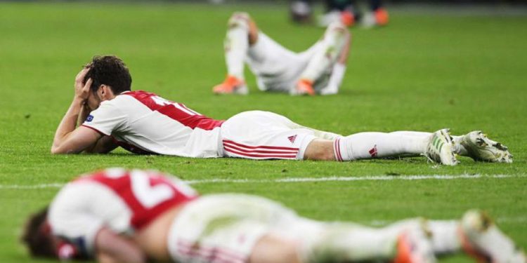 EN HOLANDA NO PERMITIRÁN PARTIDOS CON PÚBLICO HASTA QUE HAYA VACUNA