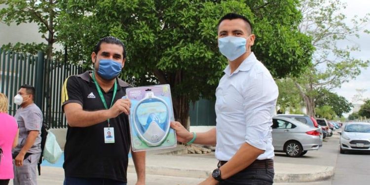INVITA ALBERTO BATUM A LA SOCIEDAD A PARTICIPAR EN APOYO DEL PERSONAL MÉDICO