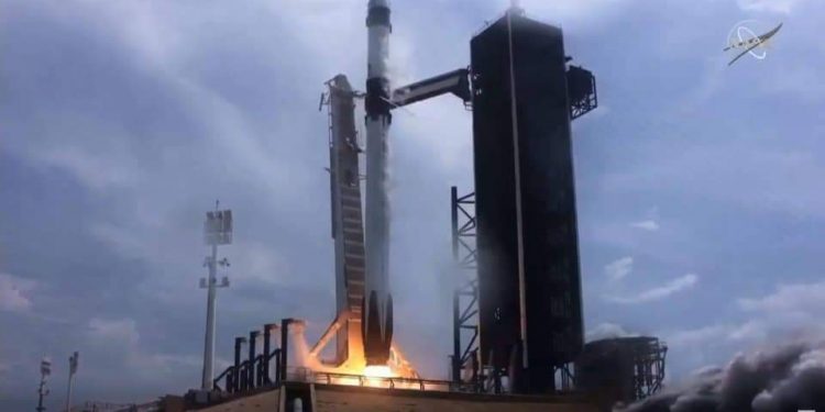 DESPEGA FALCON 9 HACIA LA ESTACIÓN ESPACIAL INTERNACIONAL