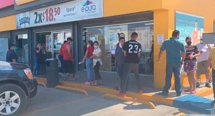 FILAS PARA COMPRAR CERVEZA EN SONORA CAUSAN PRIMER CONTAGIO DE COVID-19