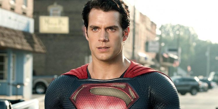 HENRY CAVILL NEGOCIA SU REGRESO COMO «SUPERMAN»
