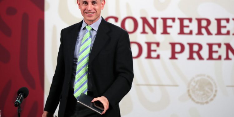 PIDE LÓPEZ-GATELL A LA POBLACIÓN DE CANCÚN NO SALIR A LA CALLE EN ESTOS DÍAS, PARA CUIDAR QUE SIGA LA TENDENCIA DECRECIENTE DE COVID 19